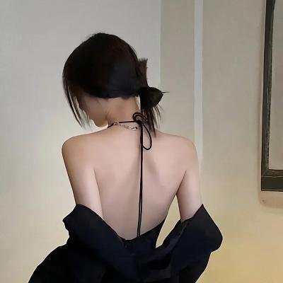 弱比少男闯女校 海报